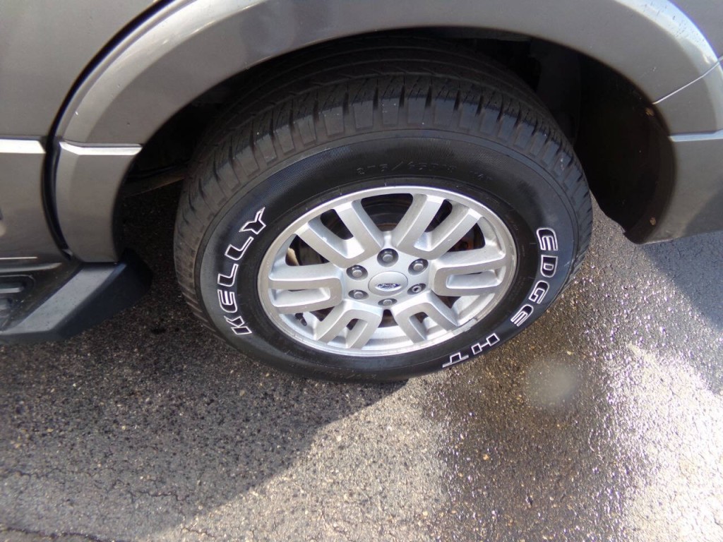 2011 Ford Expedition Image 35