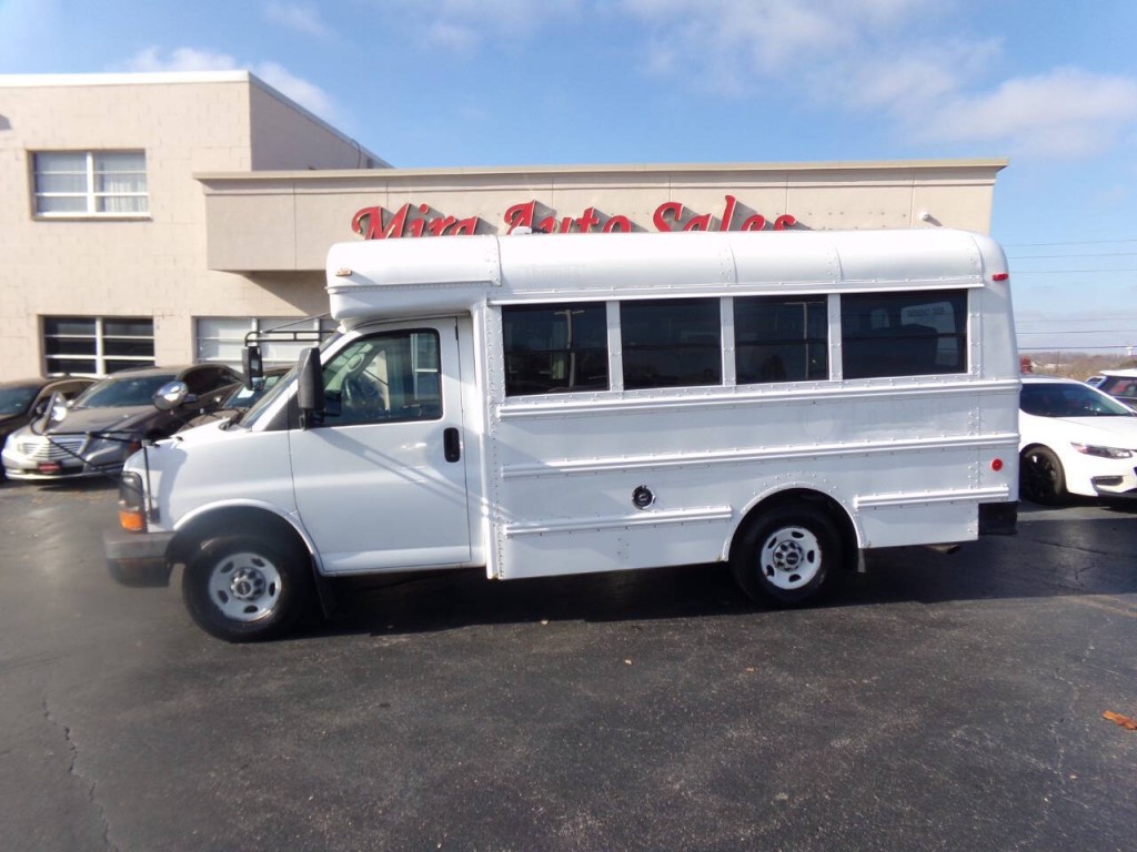 2007 GMC Savana Image 2