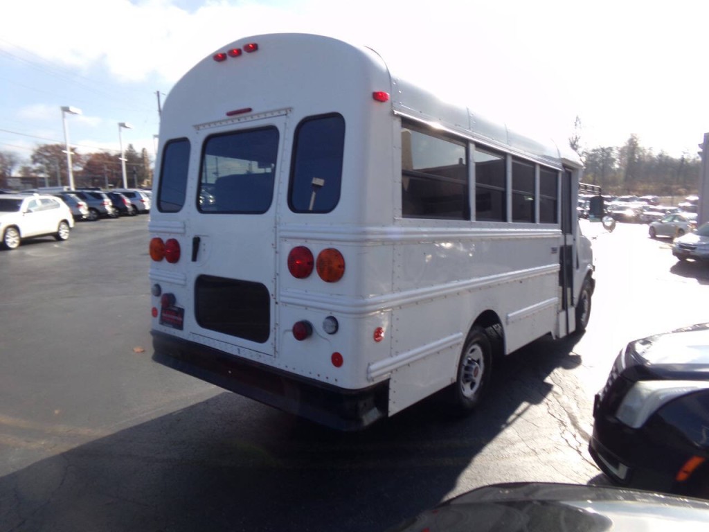 2007 GMC Savana Image 4