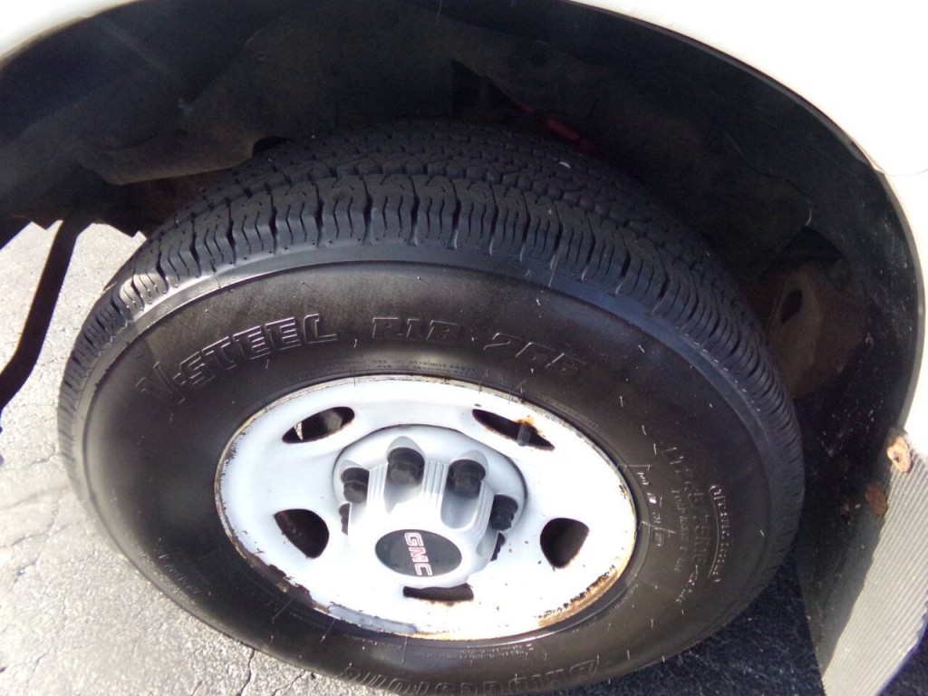 2007 GMC Savana Image 8