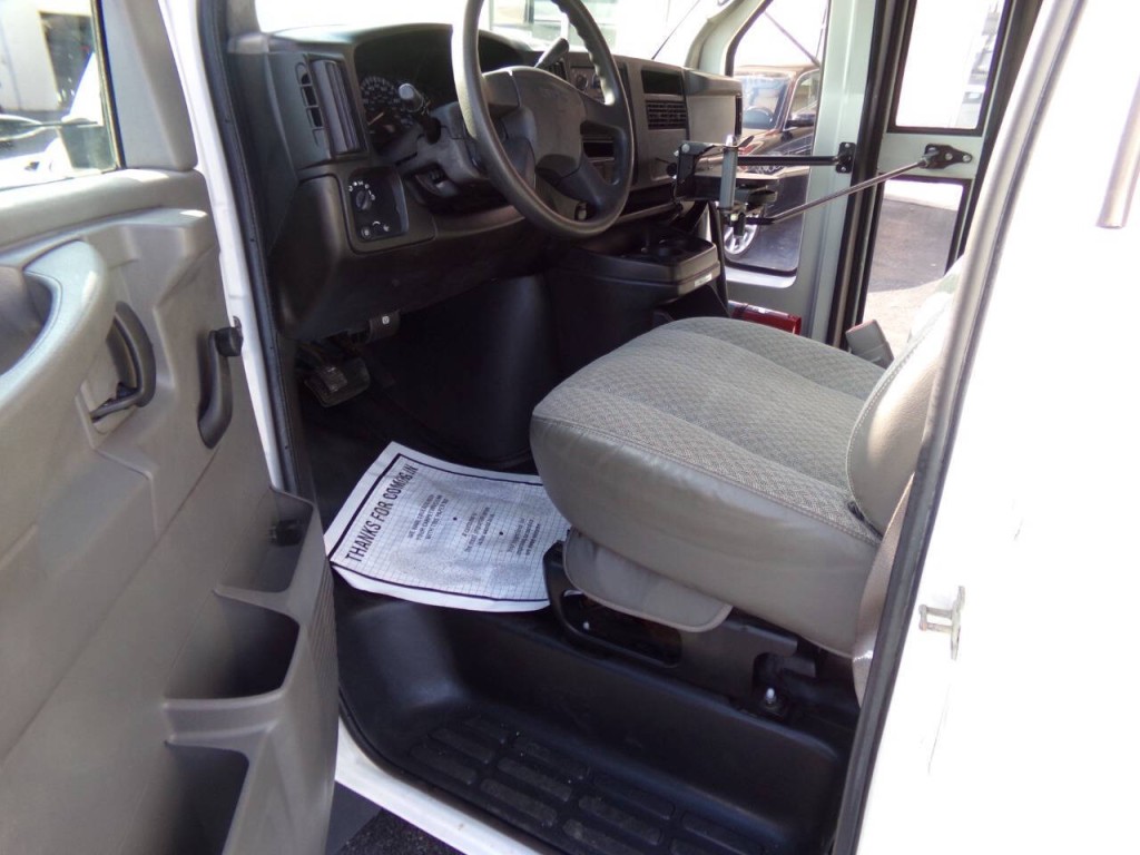 2007 GMC Savana Image 9