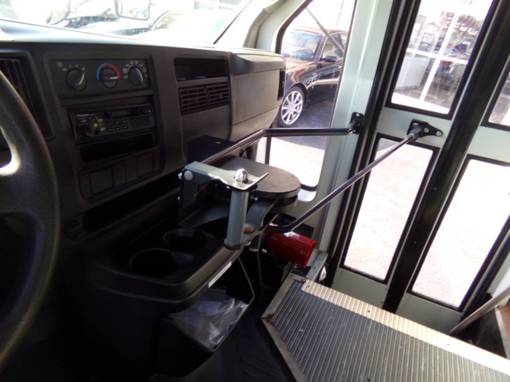 2007 GMC Savana Image 16