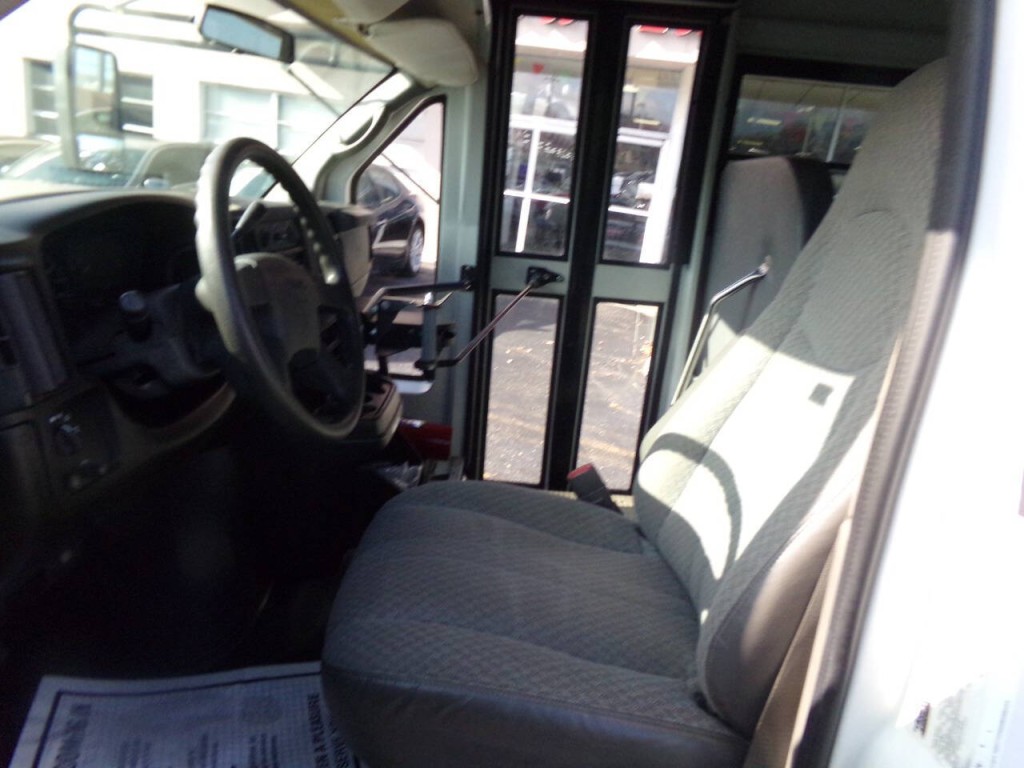 2007 GMC Savana Image 18