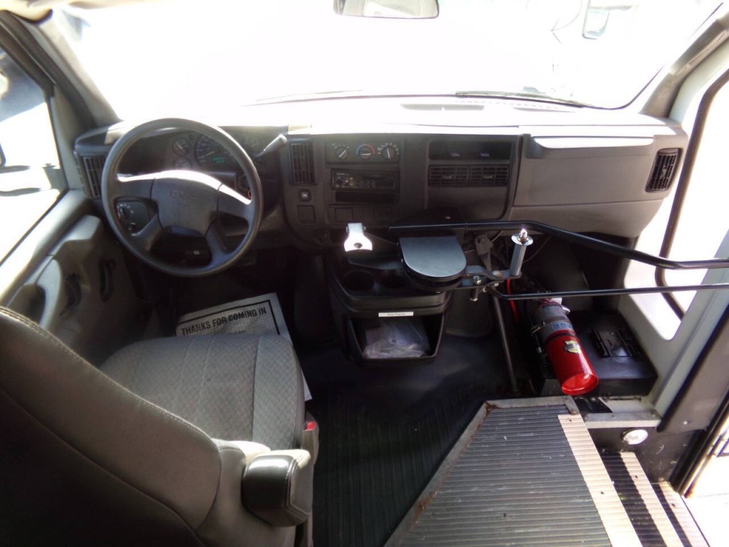 2007 GMC Savana Image 27