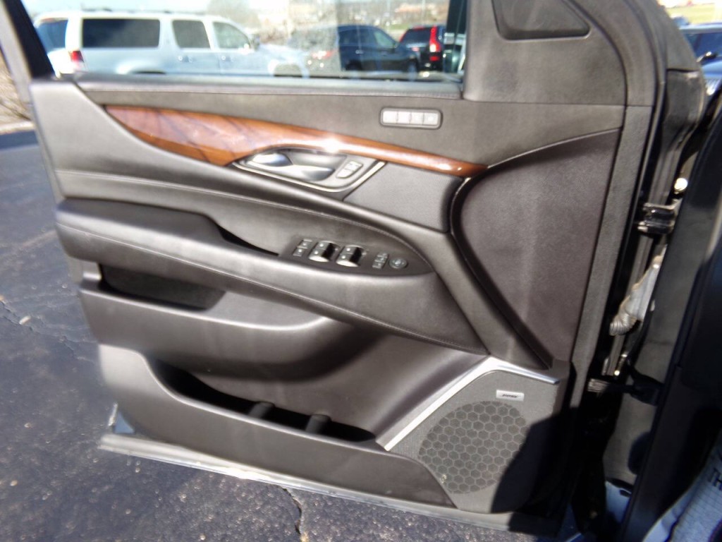 2019 Cadillac Escalade Image 51