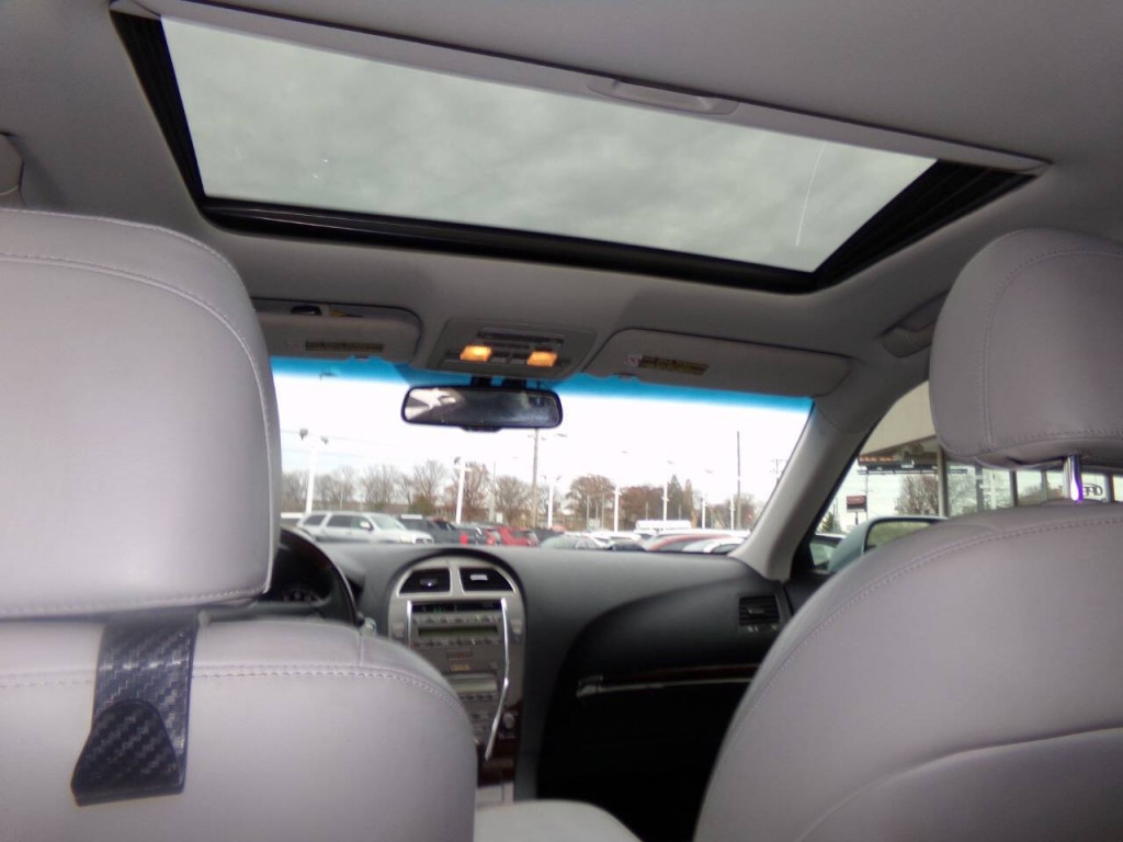 2012 Lexus ES 350 Image 17