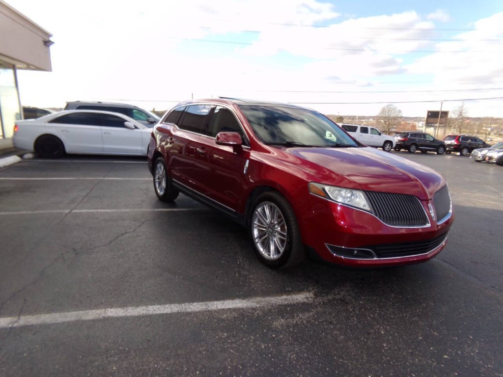 2014 Lincoln MKT Image 5