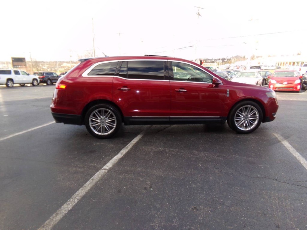 2014 Lincoln MKT Image 6