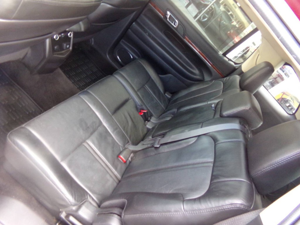 2014 Lincoln MKT Image 16