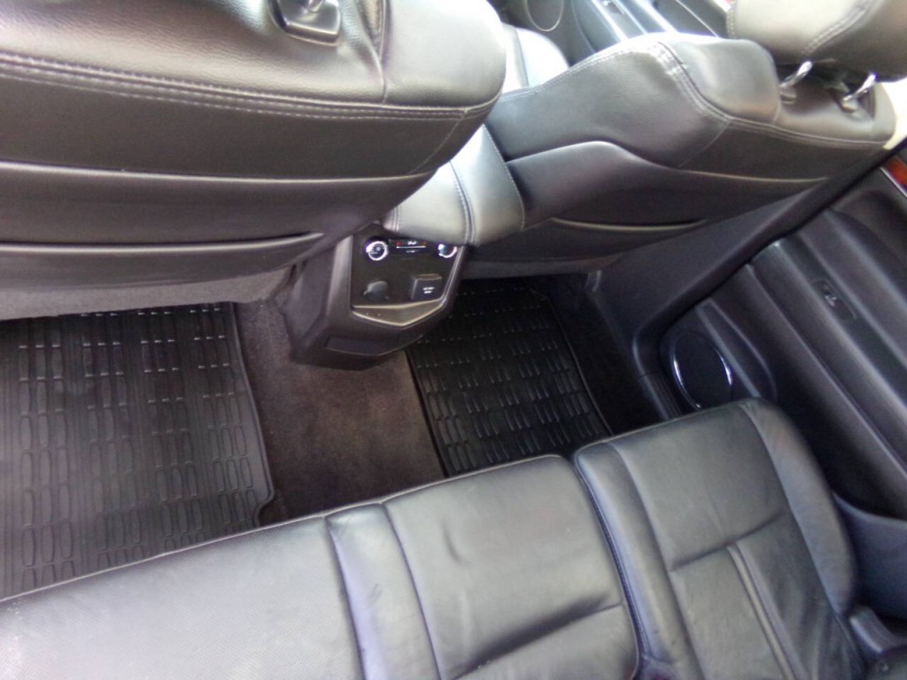 2014 Lincoln MKT Image 18