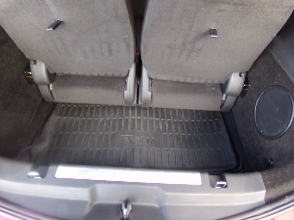 2014 Lincoln MKT Image 24