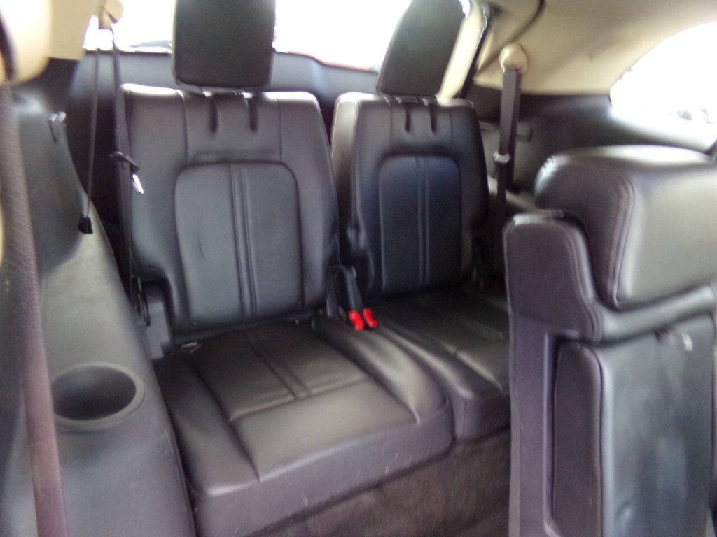 2014 Lincoln MKT Image 30