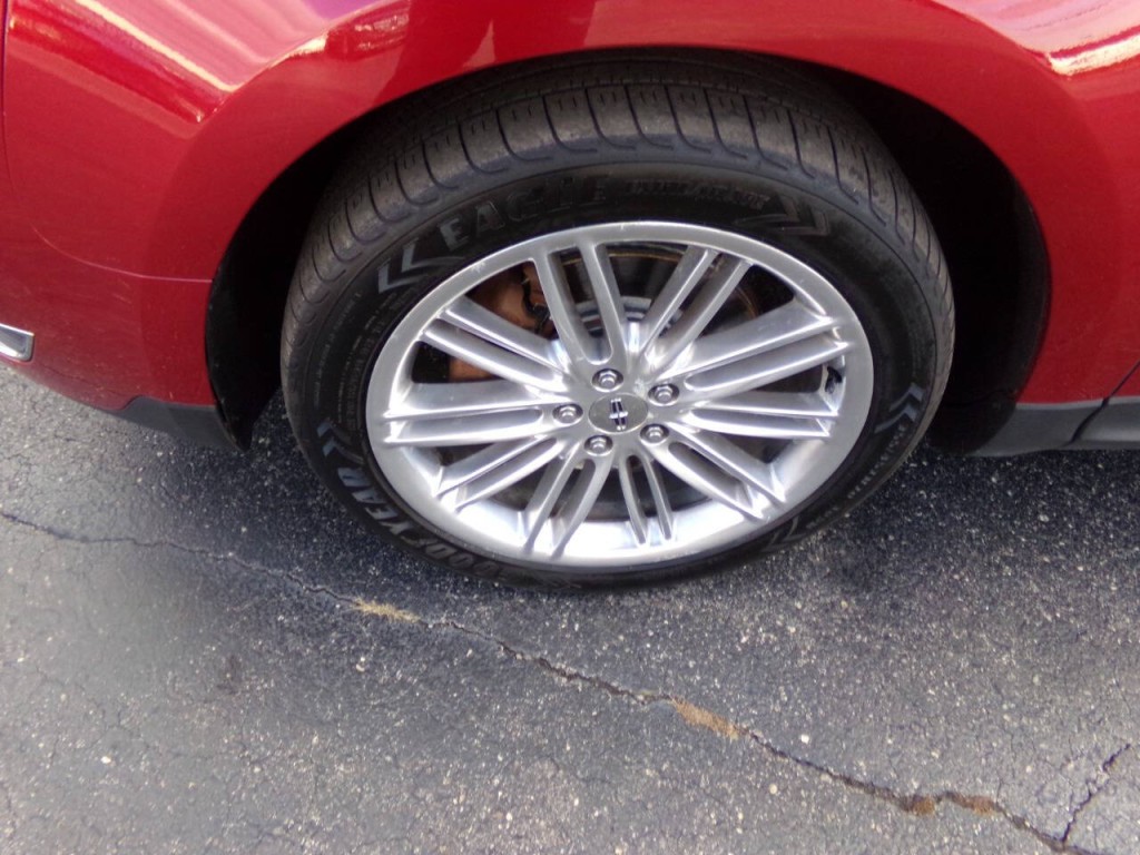 2014 Lincoln MKT Image 41