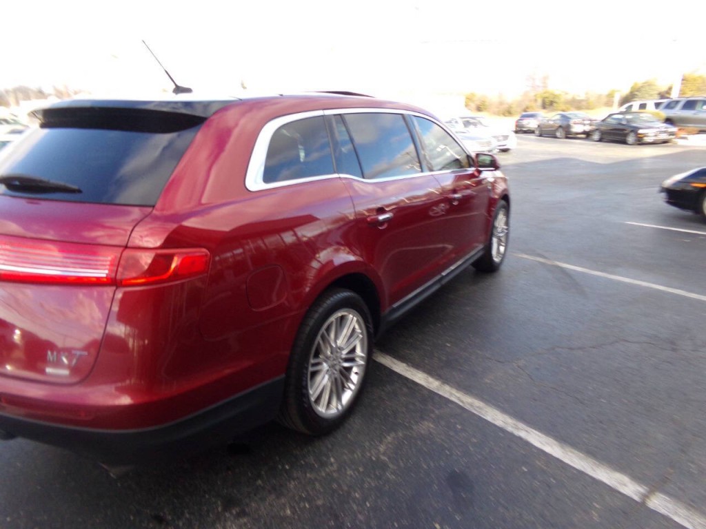 2014 Lincoln MKT Image 48
