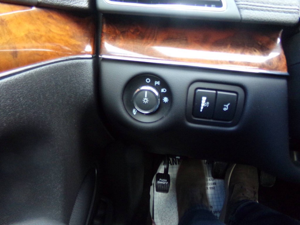 2014 Lincoln MKT Image 57