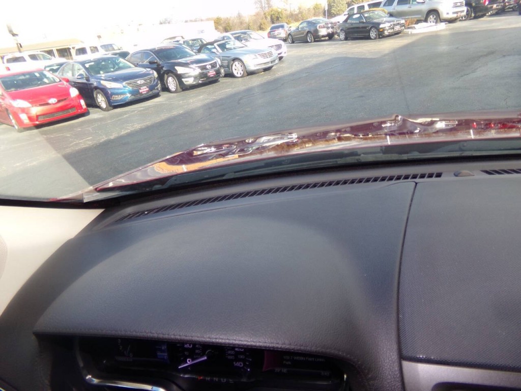 2014 Lincoln MKT Image 63