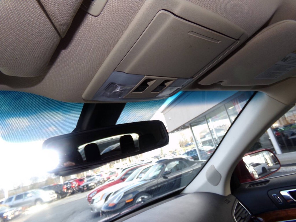 2014 Lincoln MKT Image 73