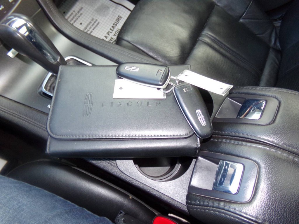 2014 Lincoln MKT Image 74