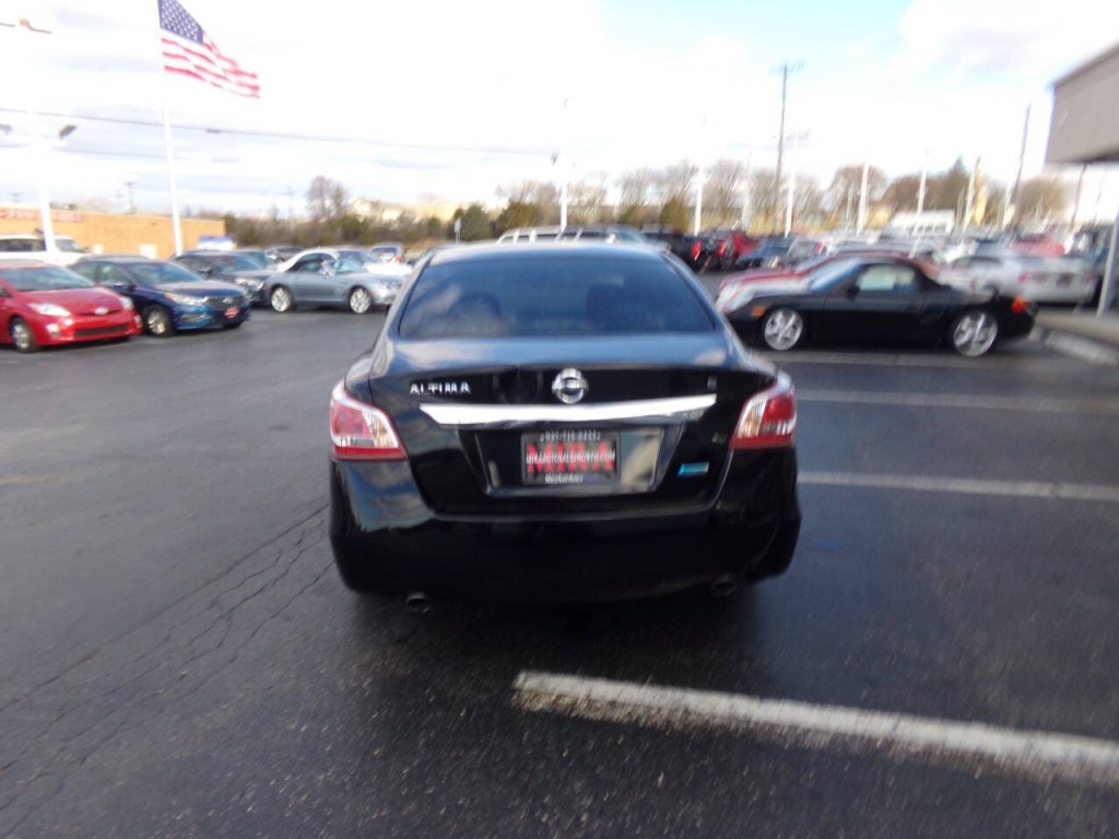 2013 Nissan Altima Image 7
