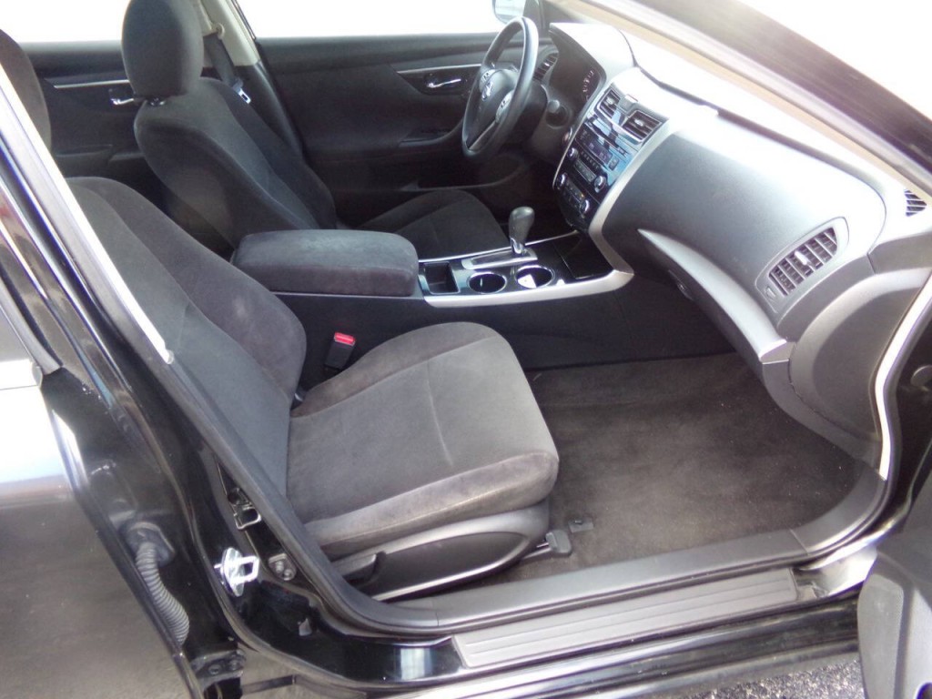 2013 Nissan Altima Image 25