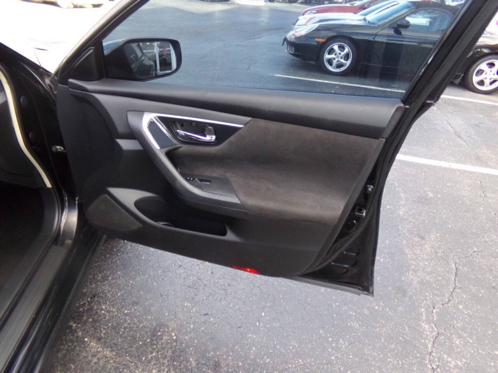 2013 Nissan Altima Image 28