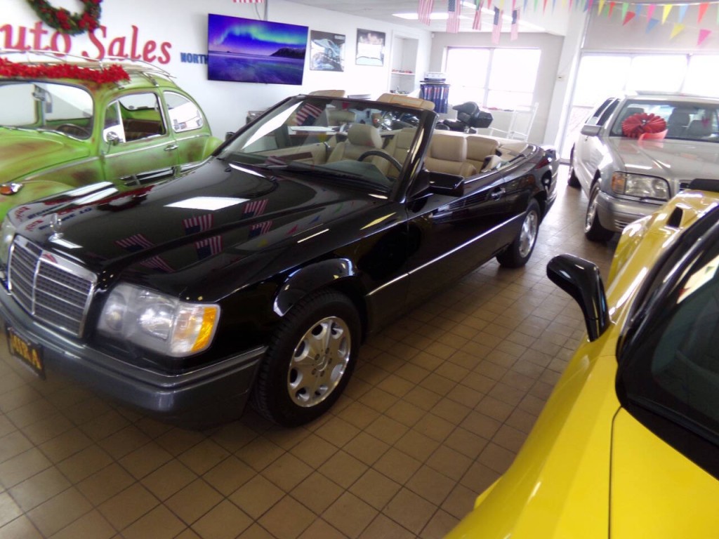 1995 Mercedes-Benz E-Class Image 2