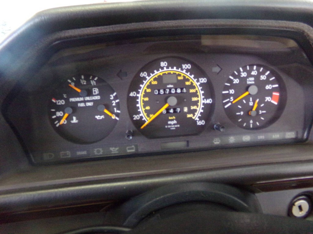 1995 Mercedes-Benz E-Class Image 8