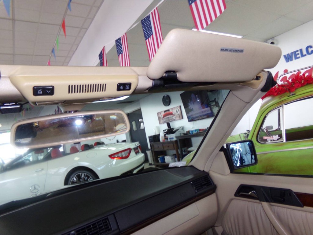 1995 Mercedes-Benz E-Class Image 20