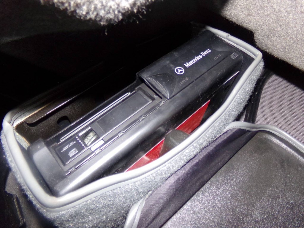 1995 Mercedes-Benz E-Class Image 30