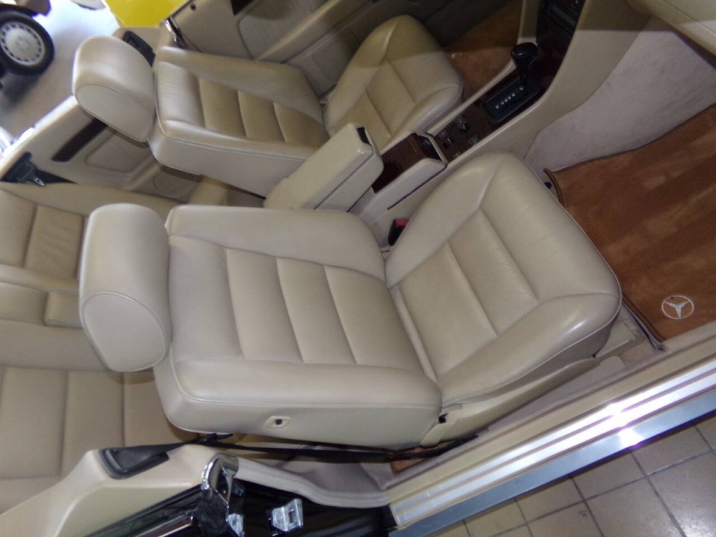 1995 Mercedes-Benz E-Class Image 35