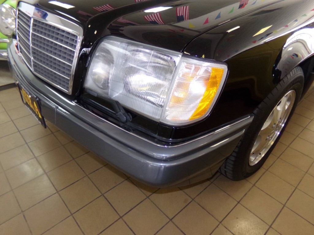 1995 Mercedes-Benz E-Class Image 48