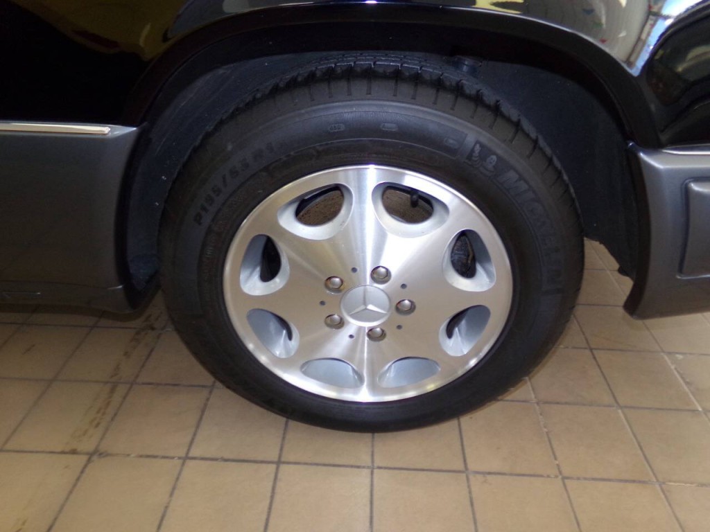 1995 Mercedes-Benz E-Class Image 52