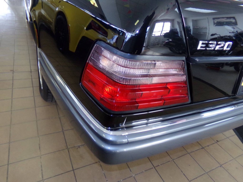 1995 Mercedes-Benz E-Class Image 54