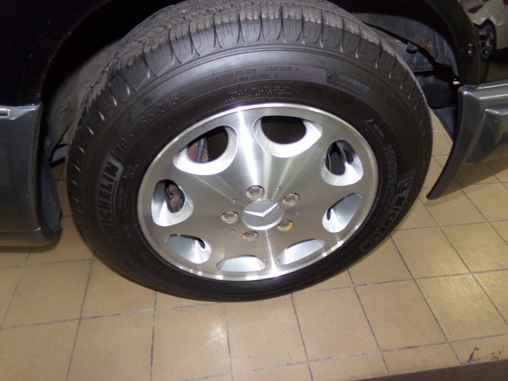 1995 Mercedes-Benz E-Class Image 62