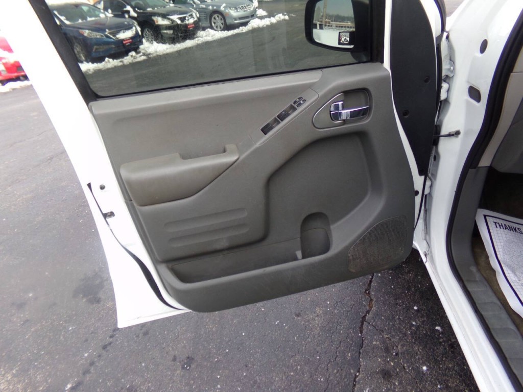 2018 Nissan Frontier Image 12