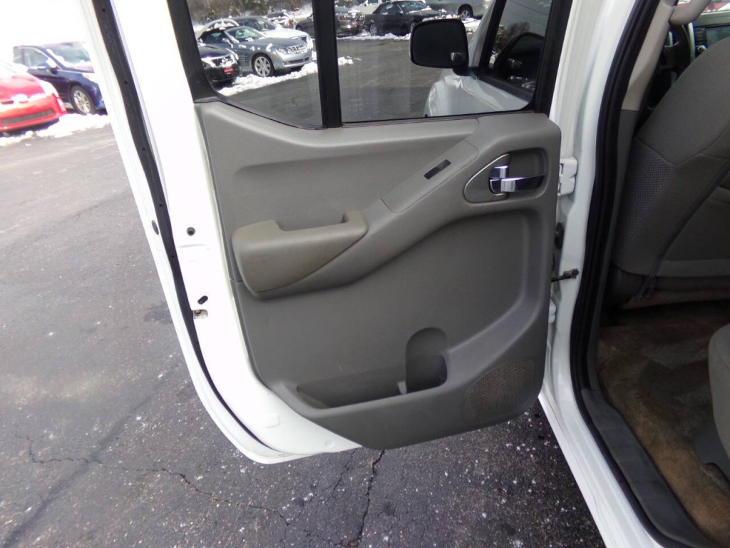 2018 Nissan Frontier Image 18