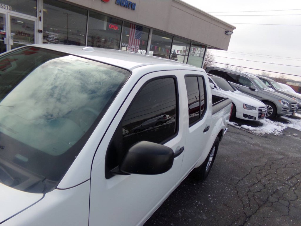 2018 Nissan Frontier Image 32