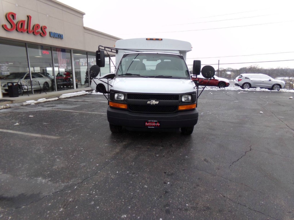 2007 Chevrolet Express Image 4