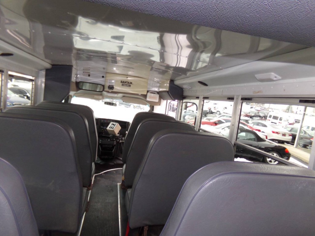 2007 Chevrolet Express Image 26