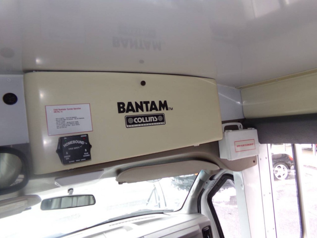 2007 Chevrolet Express Image 30