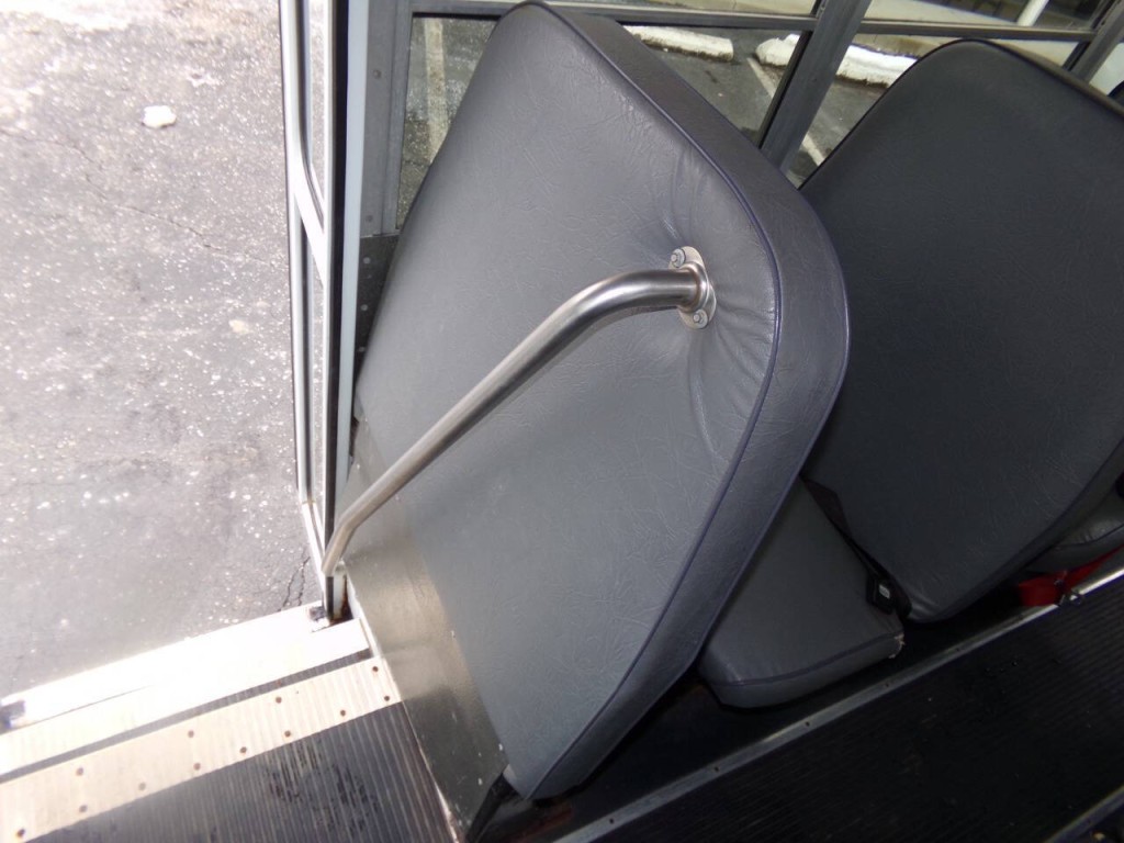 2007 Chevrolet Express Image 34