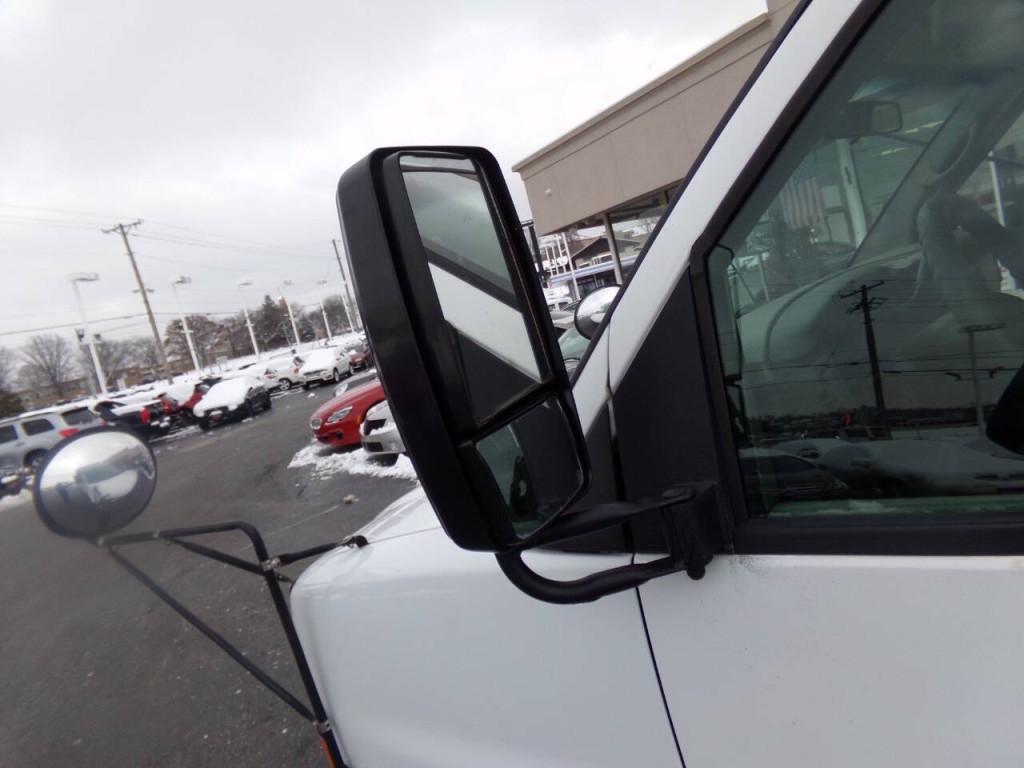 2007 Chevrolet Express Image 52