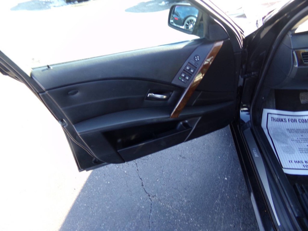 2006 BMW 5 Series Image 12