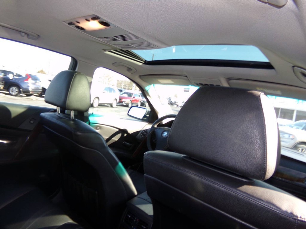 2006 BMW 5 Series Image 24