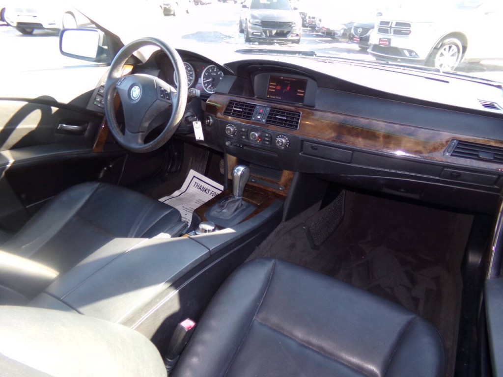 2006 BMW 5 Series Image 25