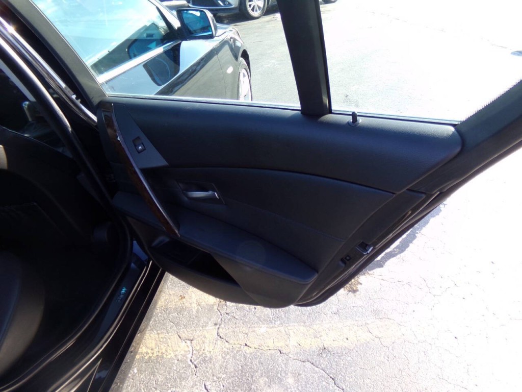 2006 BMW 5 Series Image 26