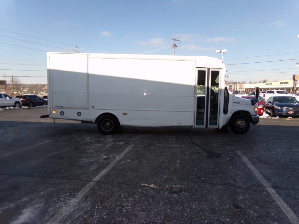 2019 Ford E-Series Image 6