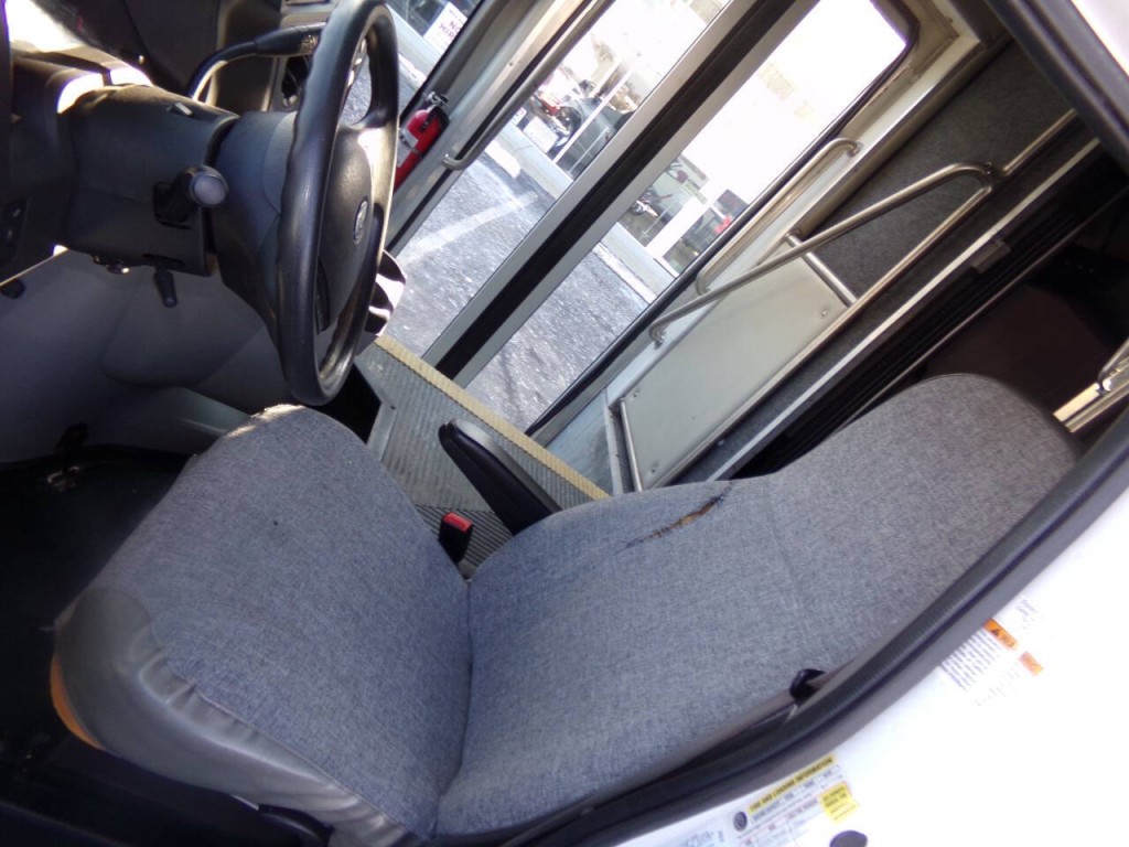 2019 Ford E-Series Image 14