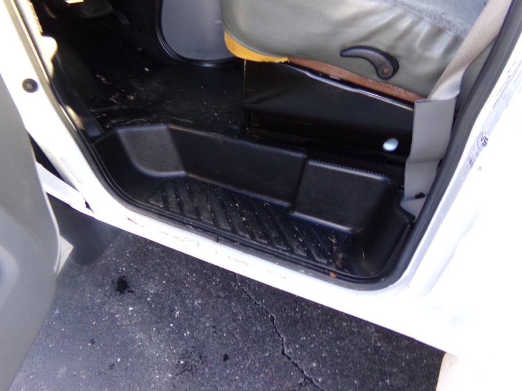 2019 Ford E-Series Image 17