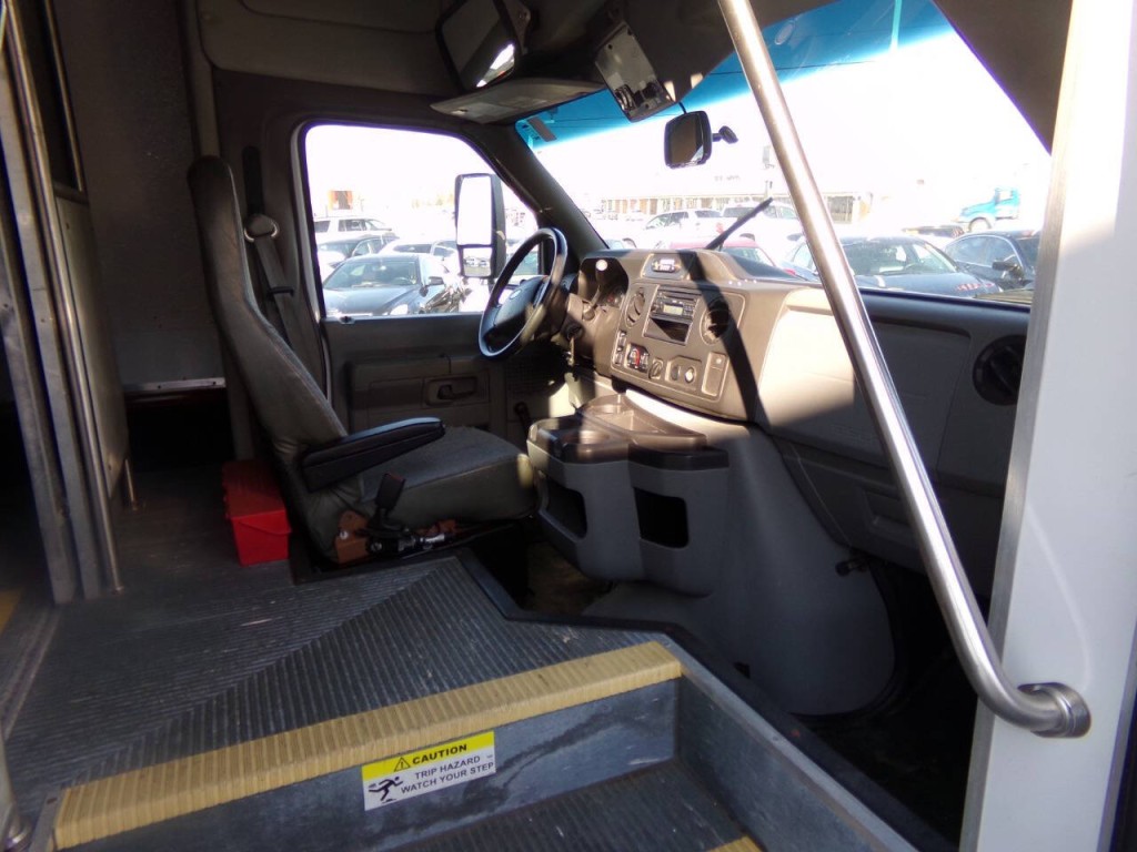 2019 Ford E-Series Image 21